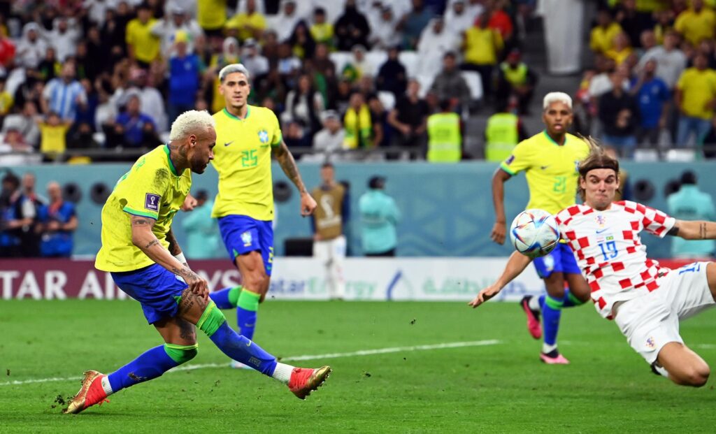 Neymar iguala a Pelé como máximo goleador histórico de Brasil