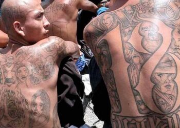 Condenan a 200 y 300 años de cárcel a pandilleros en El Salvador