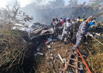 Lugar del centro de Nepal en el que se ha estrellado un avion de Yeti Airlines con más de setenta pasajeros y al menos una veintena de muertos  Foto: EFE/Artículo 66