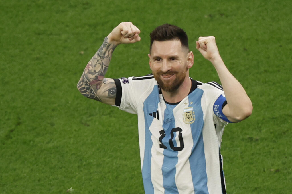 Una camiseta autografiada de Messi recauda 59 mil dólares en subasta benéfica