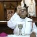 Padre Román ante testigos contra monseñor Álvarez: «Aflojan su lengua para vomitar mentiras». Foto: Artículo 66 / Captura de pantalla