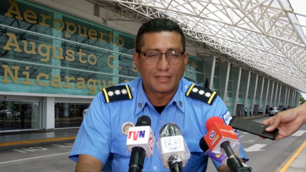 Administración de aeropuertos será dirigida por comisionado policial Iván Escobar