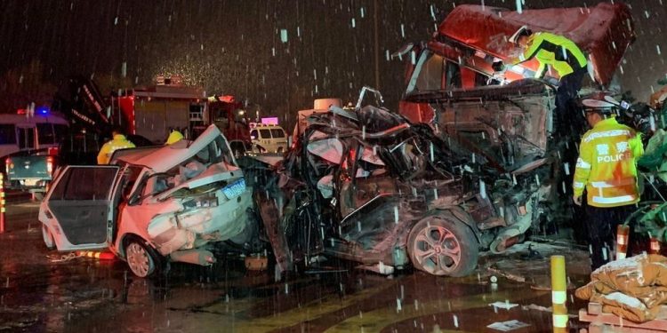 Al menos 17 muertos en un accidente de tráfico en el centro de China