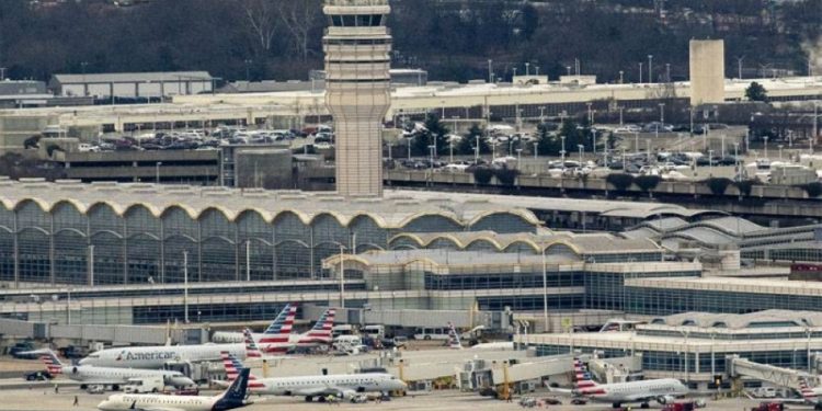 Cinco mil vuelos retrasados en EEUU por fallo informático en todo el país