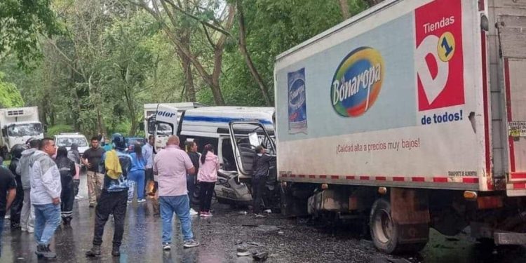 Accidente de carretera deja 9 fallecidos en el sur de Colombia