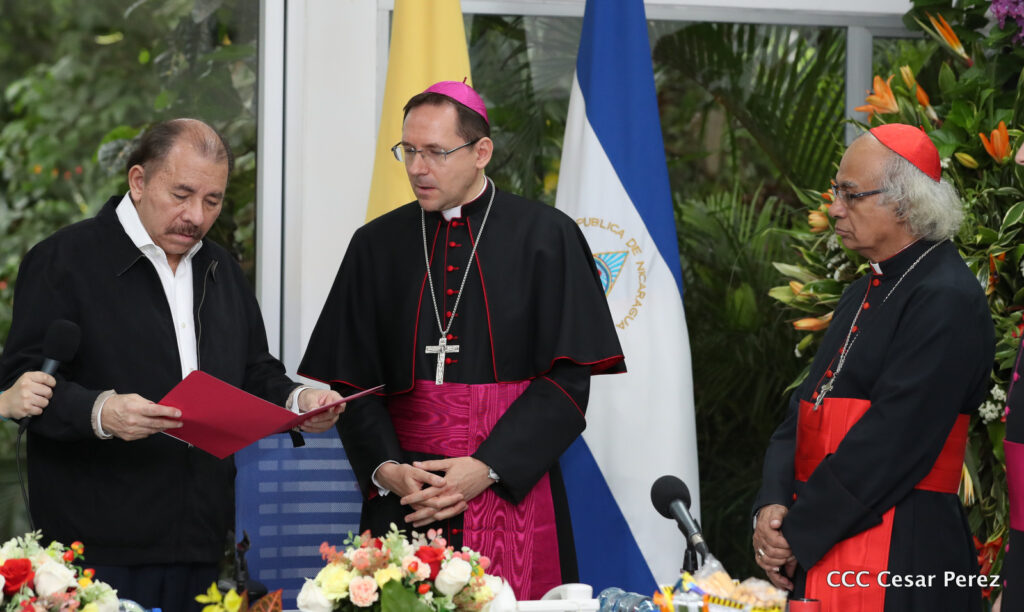 Nicaraguan regime signs condolences for death of Benedict XVI while prosecuting religious