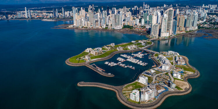 Panamá "sigue liderando el crecimiento económico" regional, afirma el Gobierno
