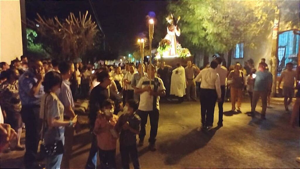 Policía bloquea procesión en Chinandega que obispo Sándigo ordenó sacar