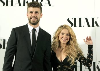 La cantante colombiana, Shakira, acompañada por su expareja, el exfutbolista del F. C. Barcelona, Gerard Piqué en una foto de archivo. Foto: EFE / Artículo 66