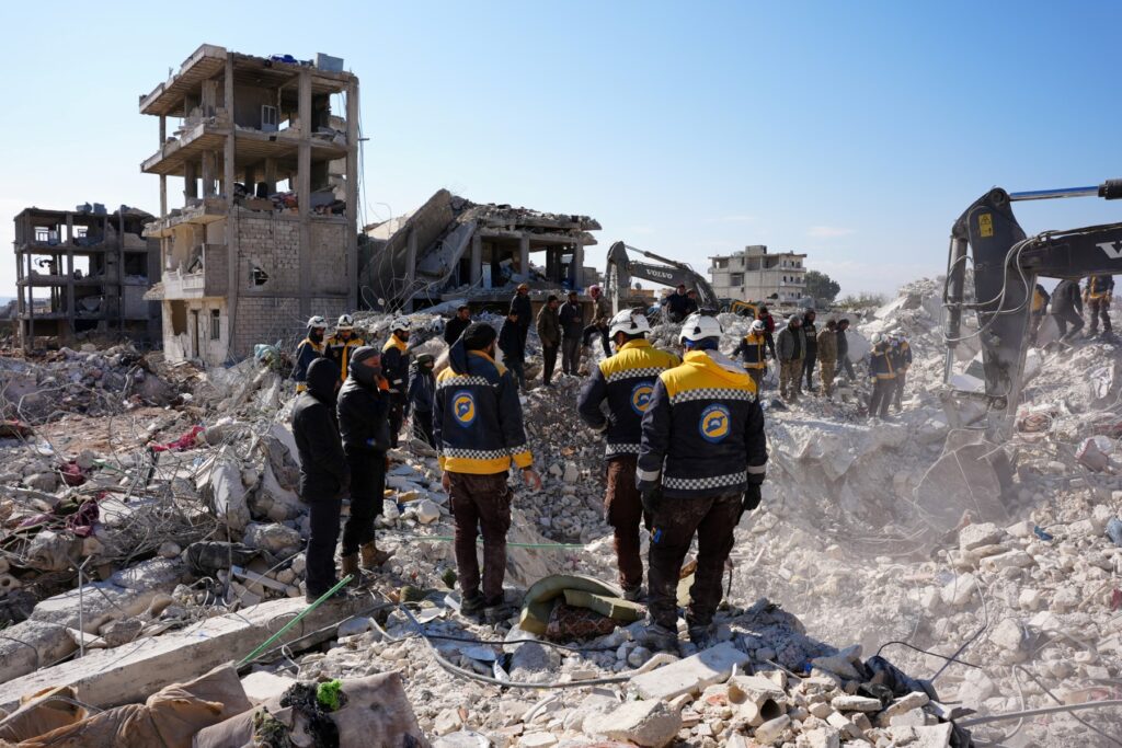 Aumentan a 22.300 los muertos por terremoto en Turquía y Siria, temen un brote de cólera
