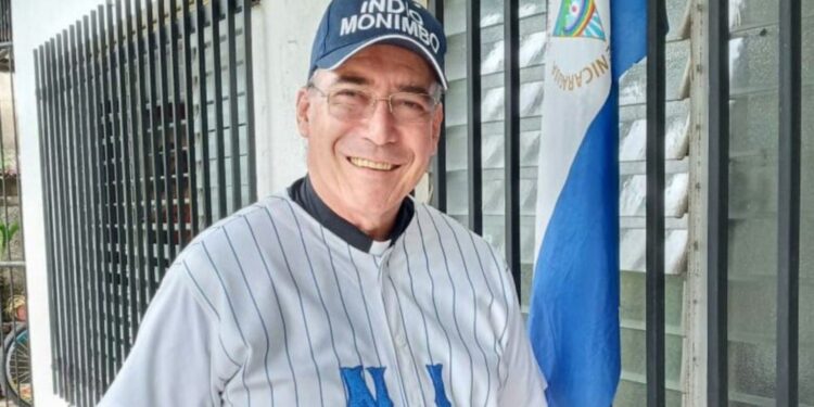 Padre Román: Dictadores de Nicaragua me despojan de mi nacionalidad con un vulgar escrito. Foto: Artículo 66 / Twitter