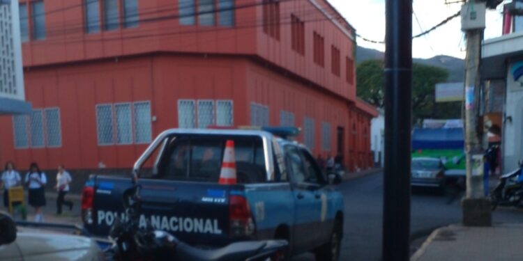 Policías mantienen ocupada la Curia Episcopal de Matagalpa
