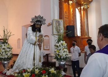 Policía extendió prohibición de procesiones hasta en Semana Santa