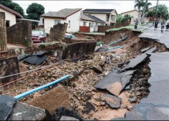 Sudáfrica declara estado de catástrofe por inundaciones, que dejaron 7 muertos