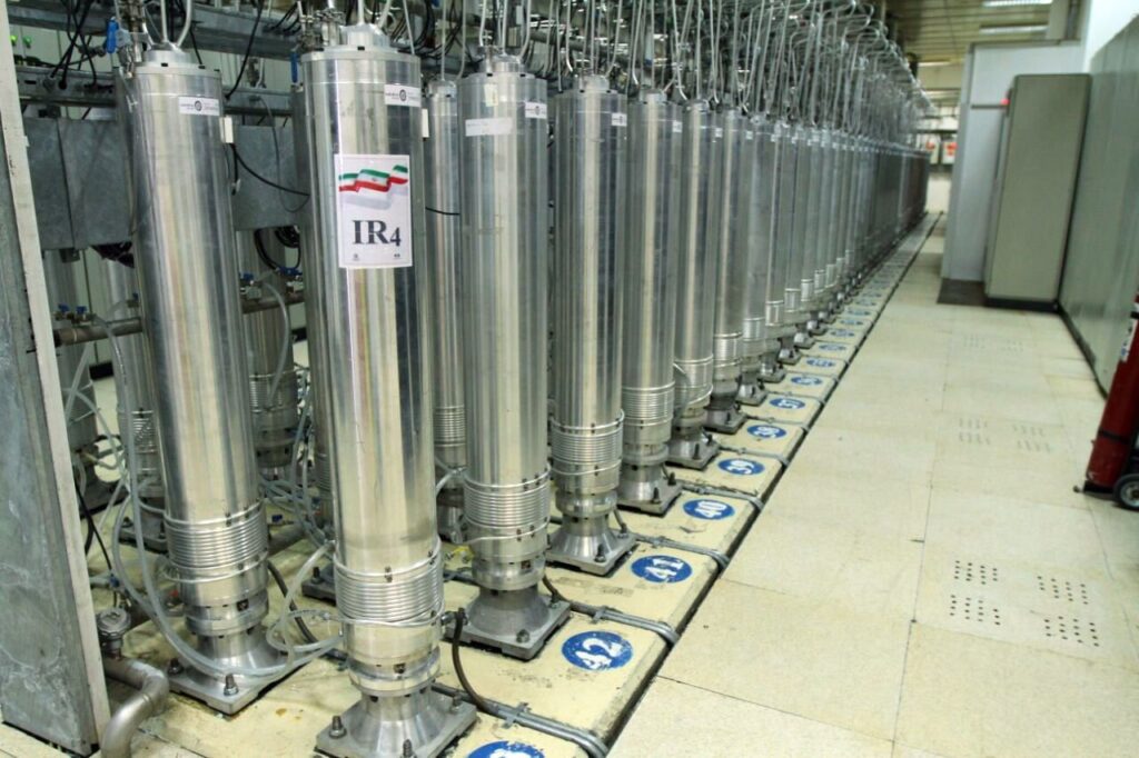 Irán incrementa reservas de uranio enriquecido y causa alerta mundial