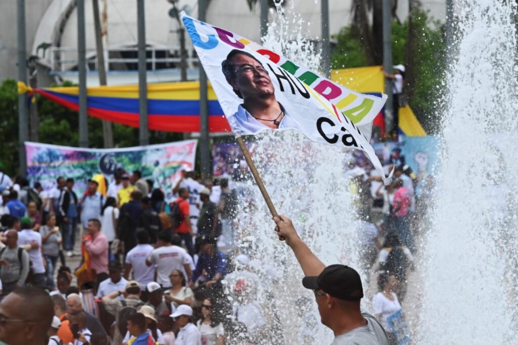 Izquierdistas, seguidores de Petro salen a las calles tras su llamado de respaldar sus reformas