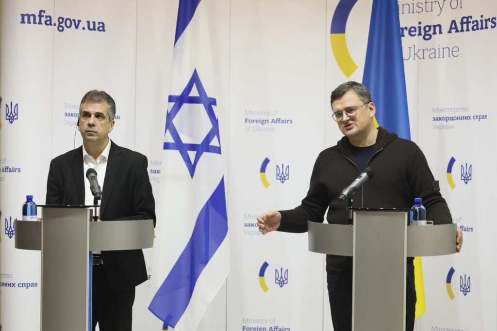 Israel está «comprometido con la soberanía» de Ucrania, dice su canciller en Kiev