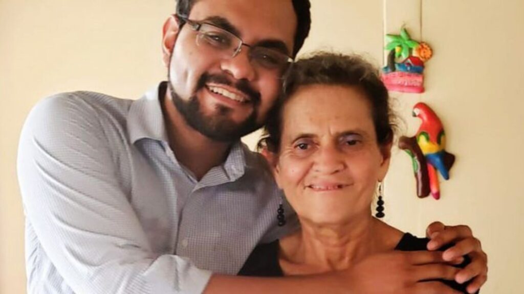 Max Jerez: «No me dejaron decirte adiós mamá y hoy, desde el destierro, me impiden visitarte»