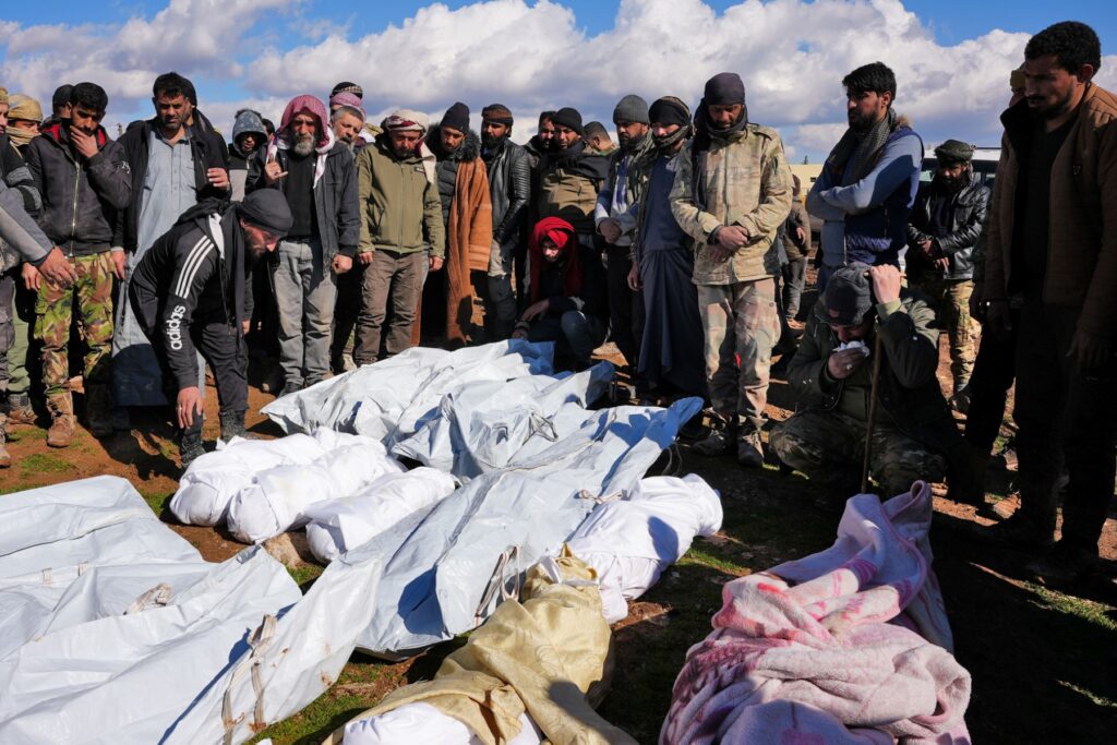 Más de 5 mil muertos por terremoto en Turquía y Siria