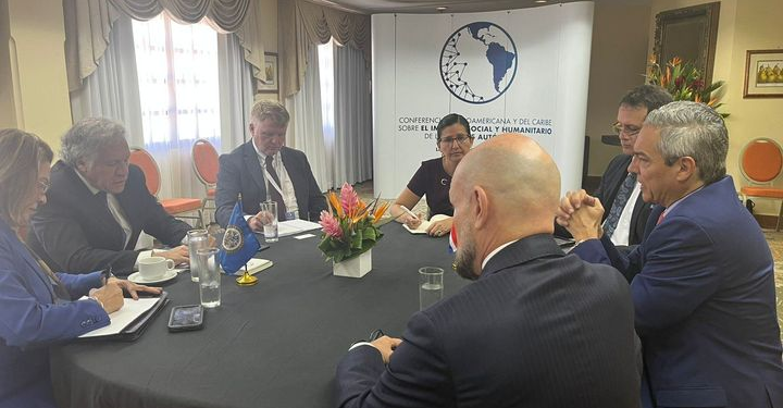 Secretario Almagro se reúne con el vicecanciller de Costa Rica. Foto cortesía