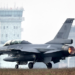 Polonia y la OTAN dispuestas a enviar aviones de combate F-16 a Ucrania
