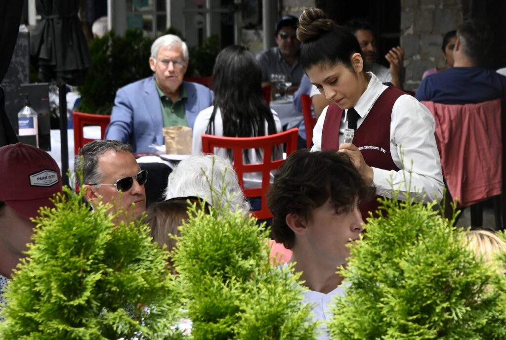 Crecen los empleos en el sector privado en EEUU en octubre