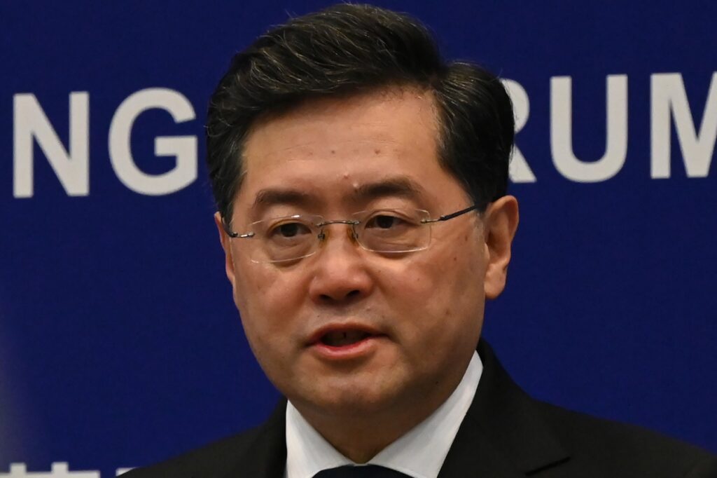 China muy «preocupada» por conflicto en Ucrania, llama a «promover diálogo»