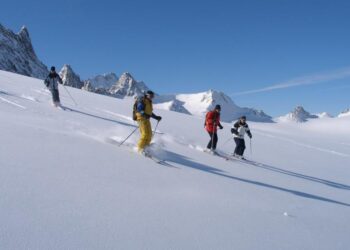 Tres muertos y cuatro heridos en avalancha en Canadá