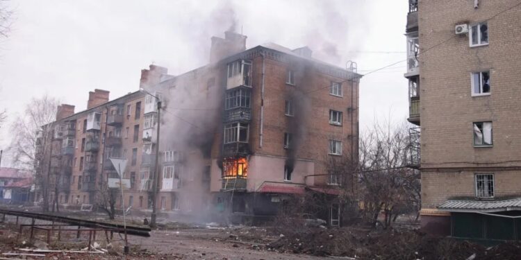 Paramilitares rusos afirman que se tomaron parte de la ciudad ucraniana de Bajmut