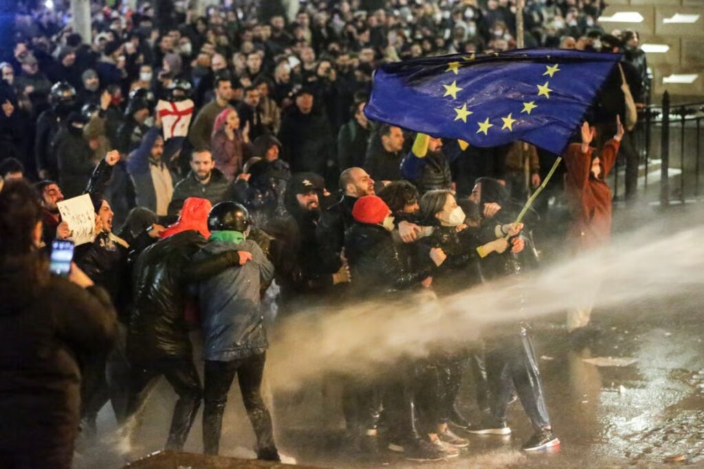 Protestas detienen proyecto de ley de Agentes Extranjeros en Georgia, EEUU los felicita