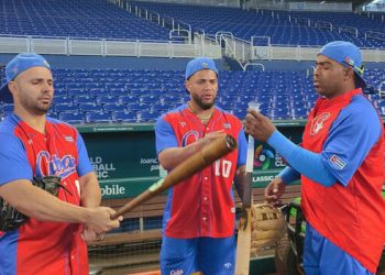 Cuba denuncia "agresividad vil" contra su equipo de béisbol en Miami