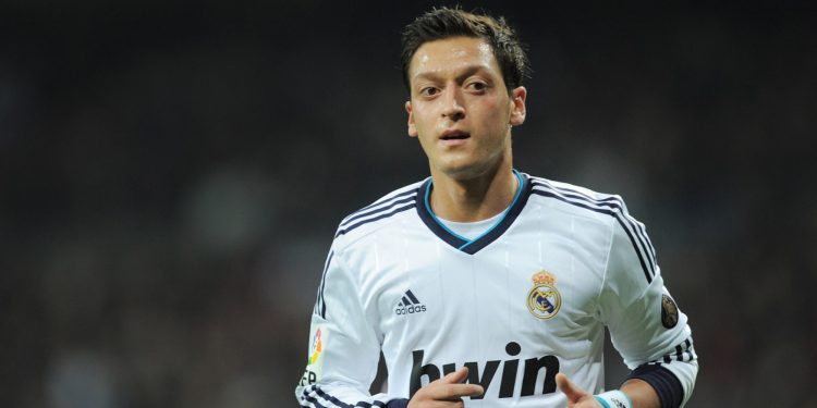 Mesut Özil anuncia su retirada