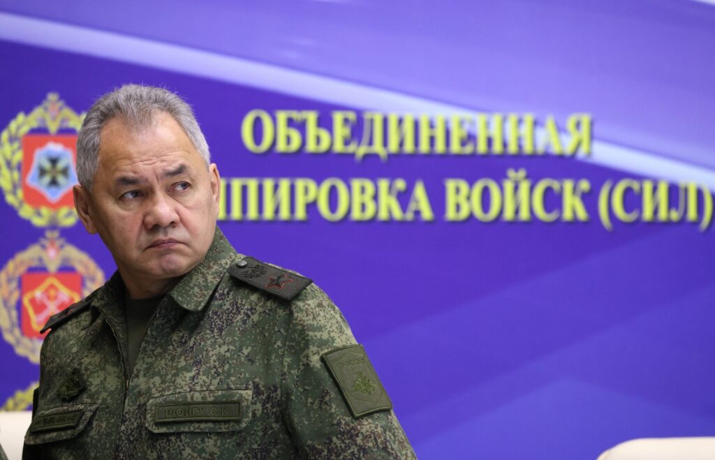 <strong>Ministro de Defensa ruso visita el frente en Ucrania, en plena batalla de Bajmut</strong>