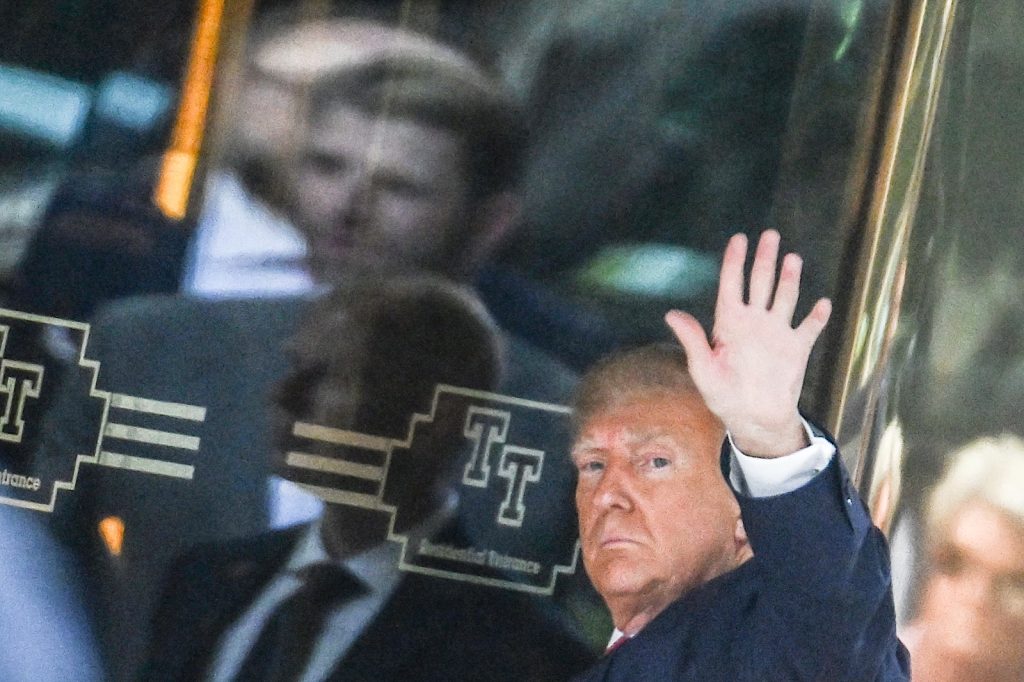 Donald Trump llega a la Torre Trump en Nueva York antes de comparecer ante el juez