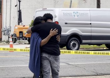 Dos adolescentes arrestados y acusados de asesinato tras tiroteo en Alabama