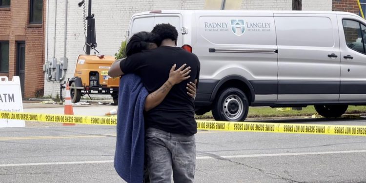Dos adolescentes arrestados y acusados de asesinato tras tiroteo en Alabama