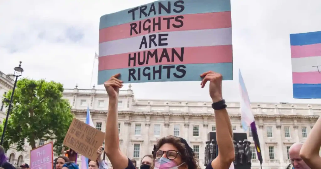 Republicanos logran prohibir a trans participar en deportes femeninos en EEUU