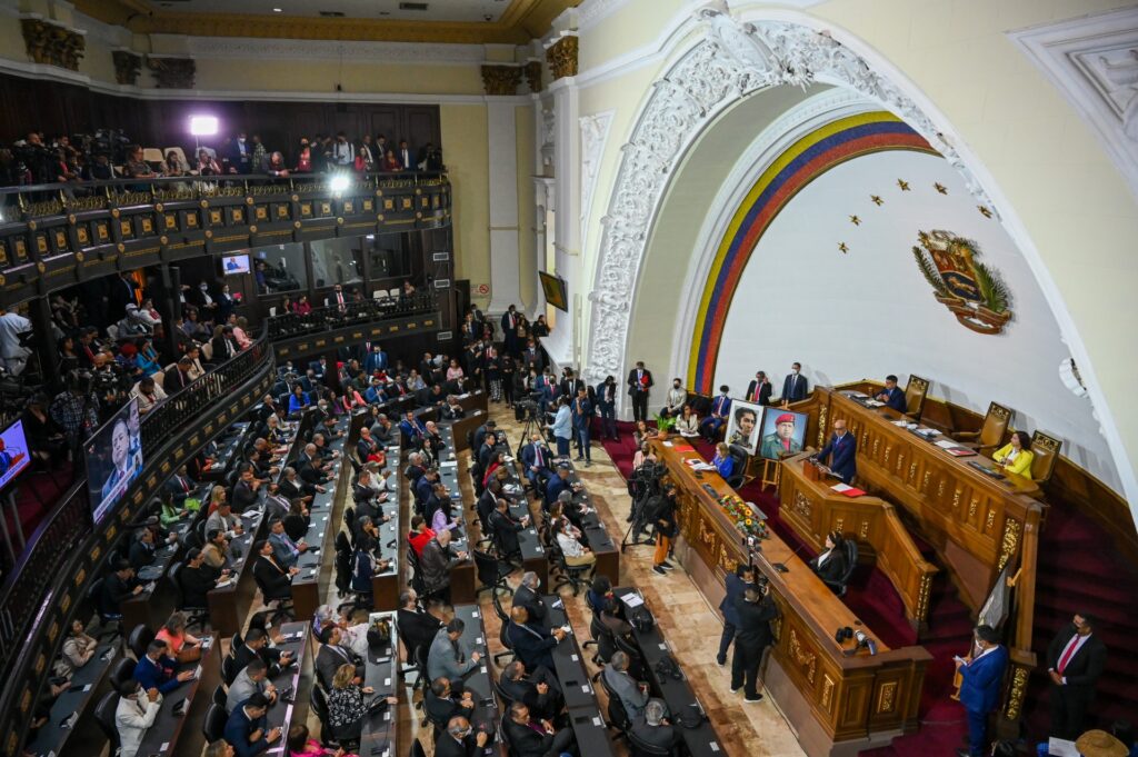 Vista general de la Asamblea Nacional durante una sesión de instalación del Parlamento Nacional para el período legislativo 2023-2024 en el Palacio Federal Legislativo en Caracas el 5 de enero de 2023. (Foto de Federico PARRA / AFP)