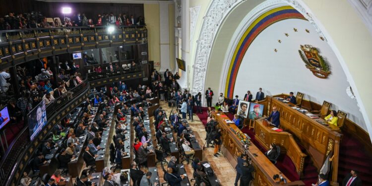 Vista general de la Asamblea Nacional durante una sesión de instalación del Parlamento Nacional para el período legislativo 2023-2024 en el Palacio Federal Legislativo en Caracas el 5 de enero de 2023. (Foto de Federico PARRA / AFP)