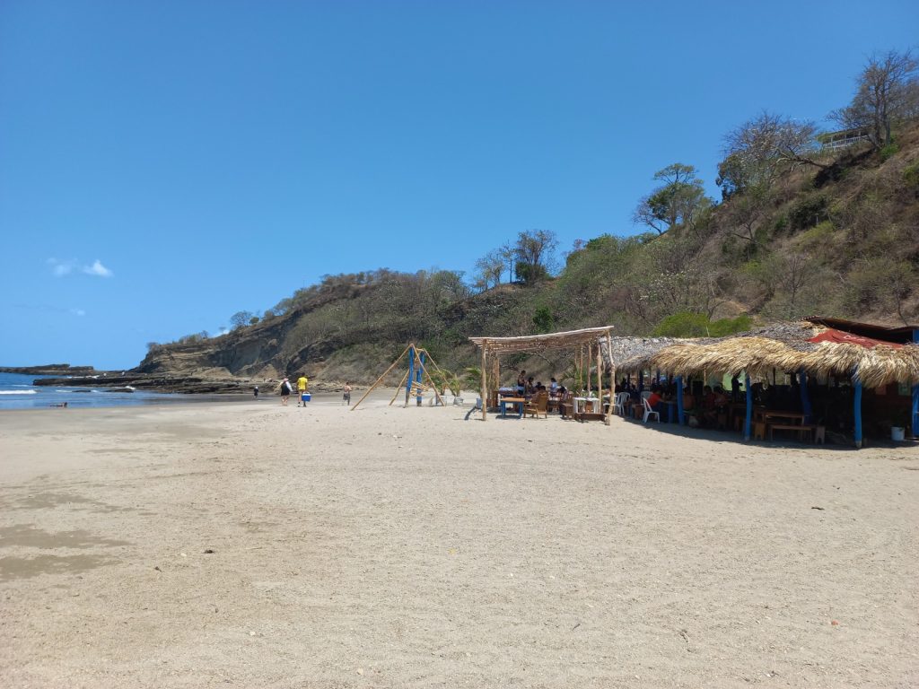 Lots of tourists, but little business, say San Juan del Sur business owners
