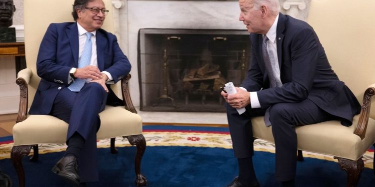 US President Joe Biden (R) meets with Colombian President Gustavo Petro in the Oval Office of the White House in Washington, DC, on April 20, 2023. (Photo by Jim WATSON / AFP)