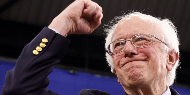 Senador Bernie Sanders busca subir el salario mínimo a USD 17 la hora en EEUU