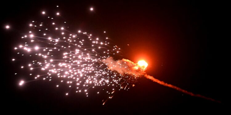 La imagen muestra la explosión de drones atribuida a Rusia contra Kiev. Foto: AFP