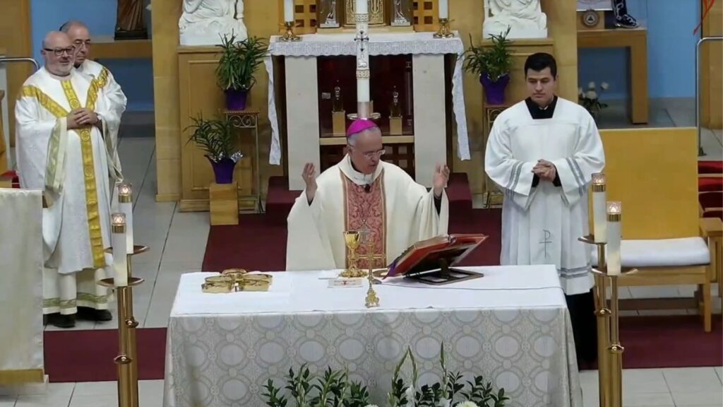 Monseñor Báez: «Los poderosos pretenden imponer su discurso cínico como instrumento de dominación»
