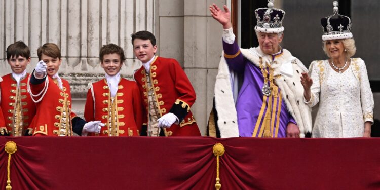 Más de 14 millones de telespectadores siguieron la coronación de Carlos III en la BBC. Foto: AFP