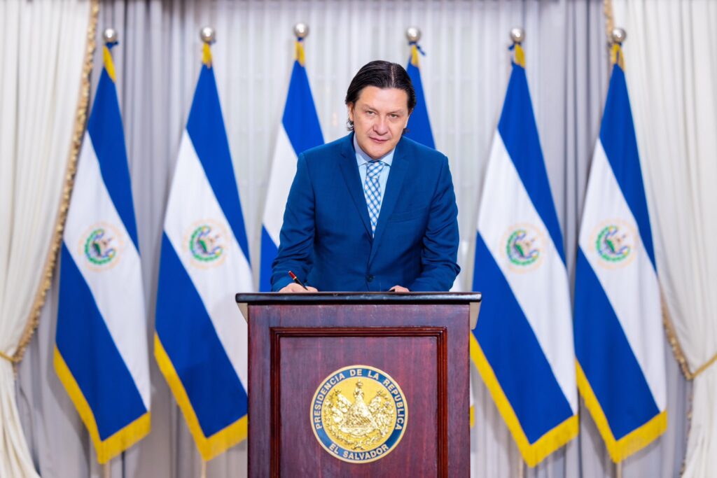 Comisionado de DDHH de Bukele defiende sus «medidas extremas» contra pandillas salvadoreñas