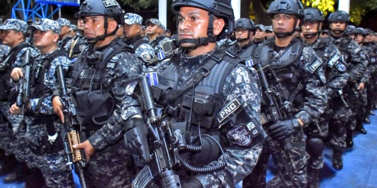 Bukele anuncia cerco militar a ciudad salvadoreña donde fue asesinado un policía