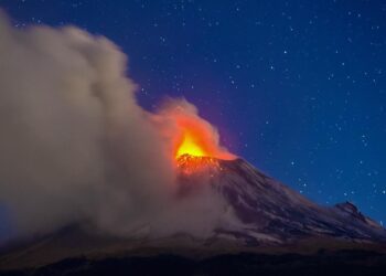 Elevan nivel de alerta en México por actividad del volcán Popocatépetl