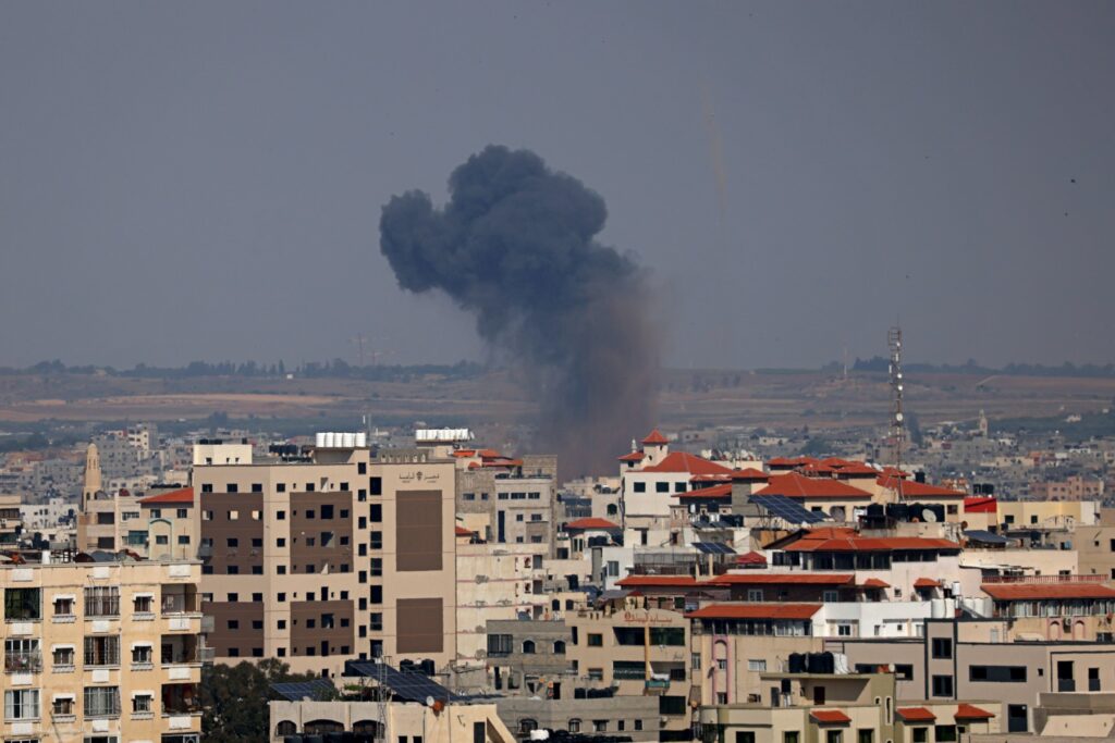 Disparan cohetes desde Gaza hacia Israel tras nuevo ataque