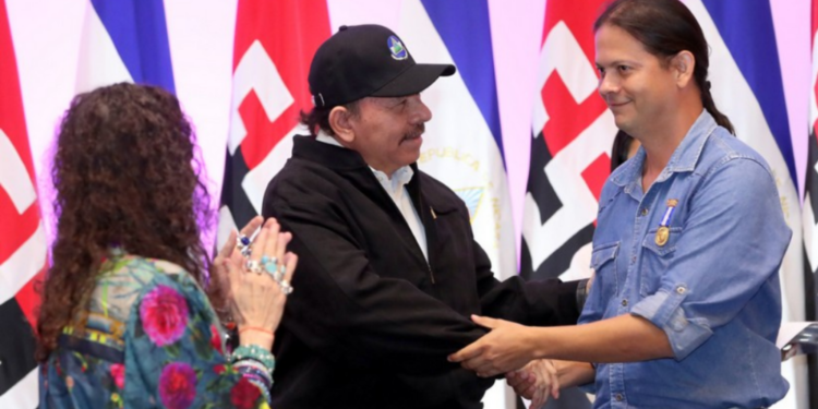 Ortega retira a Isaac Bravo de su cargo como embajador en Irán.